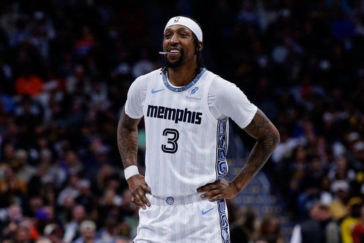 Kentavious Caldwell-Pope in a Memphis Grizzlies uniform during a game.
