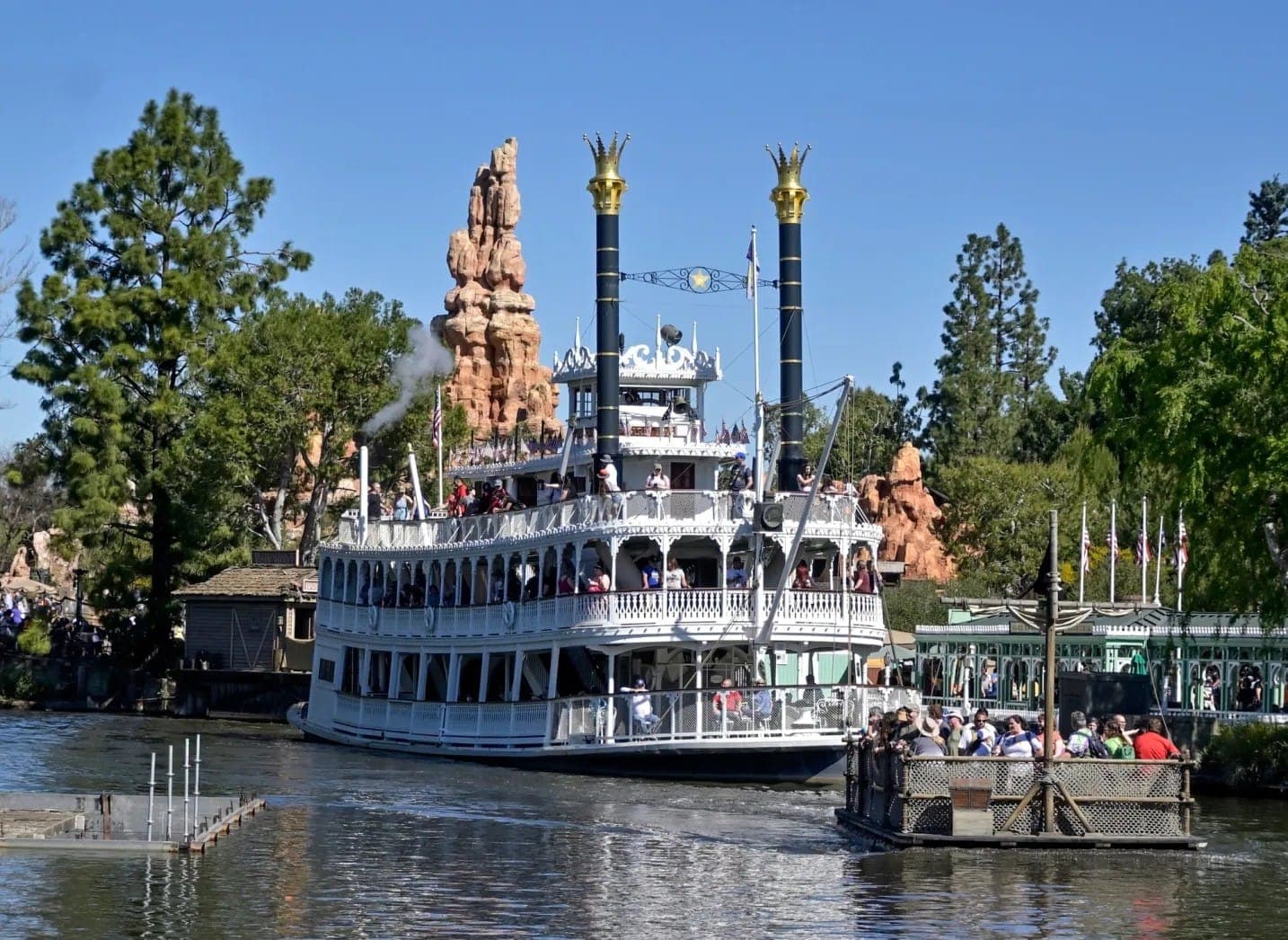 Disneyland Cast Member Jumps Into Rivers of America as Park Sits Under a Heat Advisory