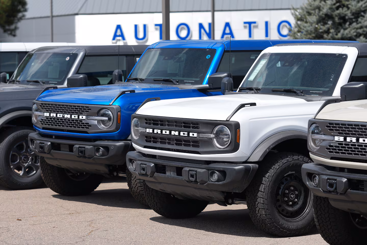 Ford Recalls 565,691 Broncos Over Engine Fire Risk: Affected Model Years, VIN Check and What Owners Should Do